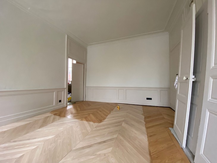 Un autre parquet massif en chataignier Pose Point de Hongrie